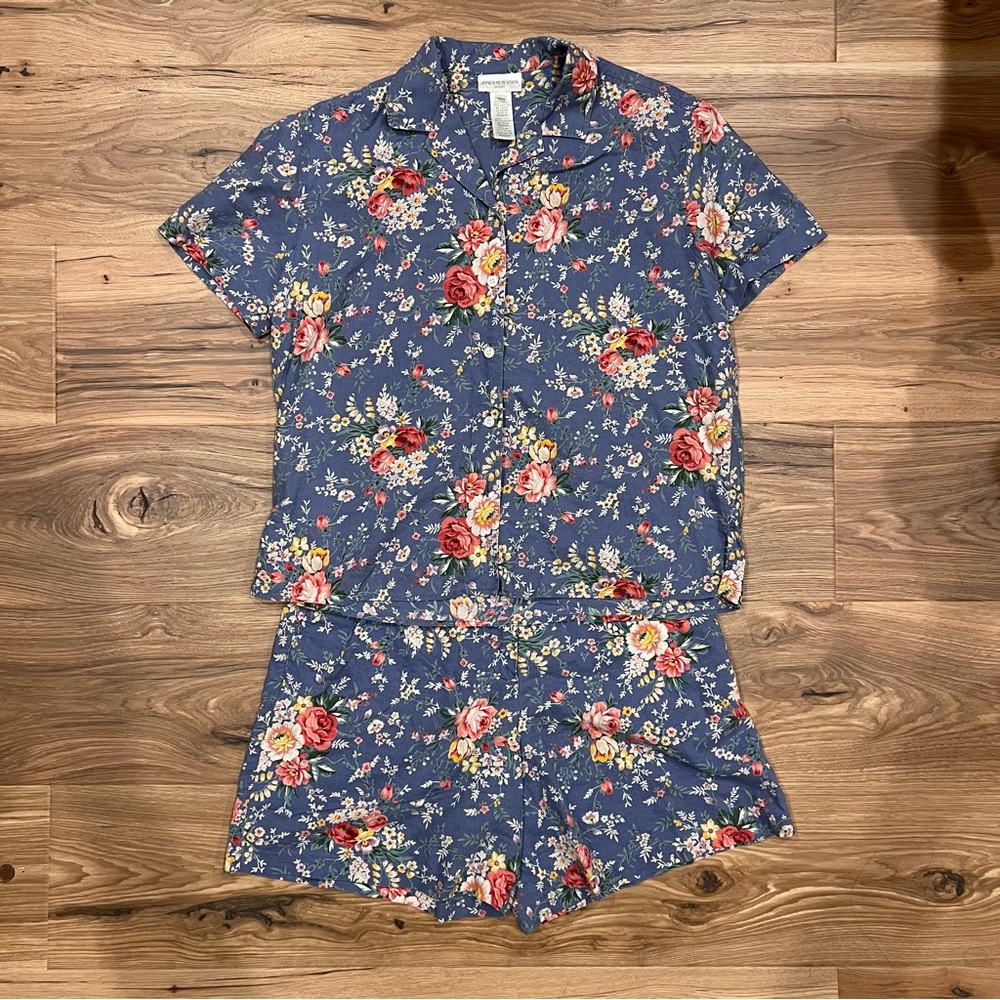 Jones New York Sport Womens Large Purple Floral Button Up Shirt and Shorts